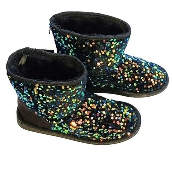 New! Olivia Miller Women's Sparkle Flip Sequin Sherpa Lined Boots - Picture 5 of 7